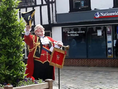 Town Cryer