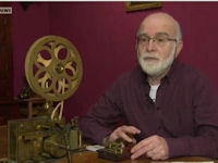 Fons with telegraph machine